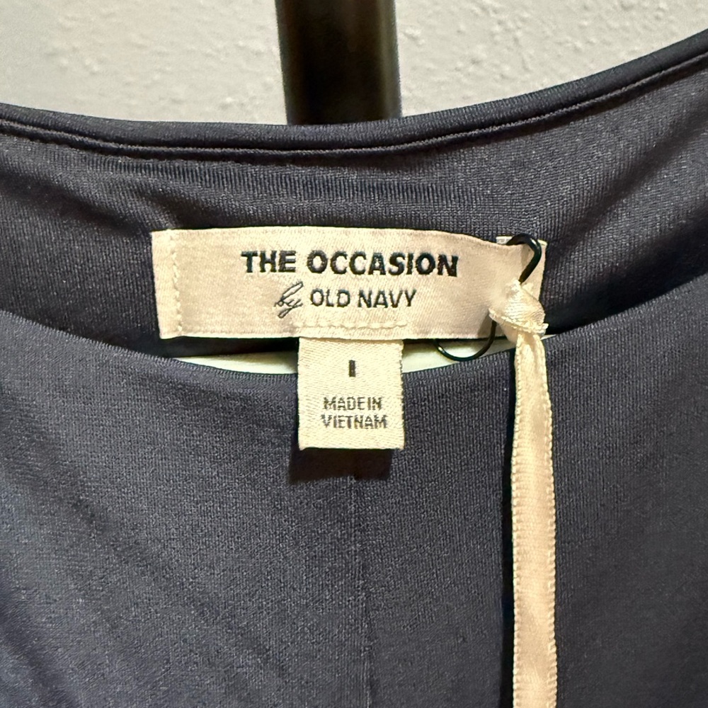 Old Navy “The Occasion” Sleeveless Twist-Front Maxi Dress in Navy - Picture 4 of 7